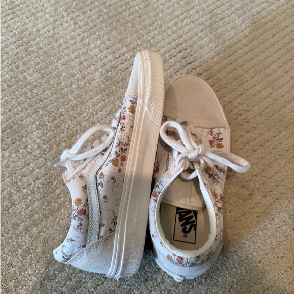 Floral Vans Old Skool Sneaker - Picture 2 of 3